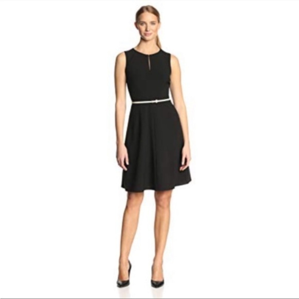 NWT‎ Calvin Klein Fit & Flare Keyhole Sleeveless Belted Dress Black White Size 4